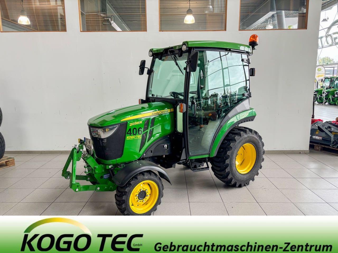 Kommunaltraktor tip John Deere 2038R, Gebrauchtmaschine in Beckum (Poză 1)