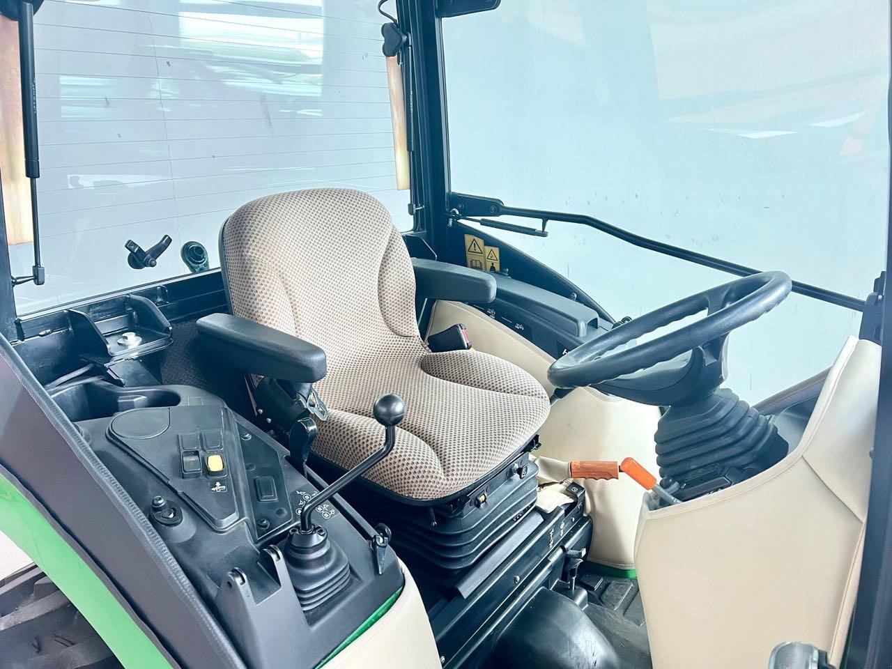 Kommunaltraktor des Typs John Deere 2038R, Gebrauchtmaschine in Beckum (Bild 7)