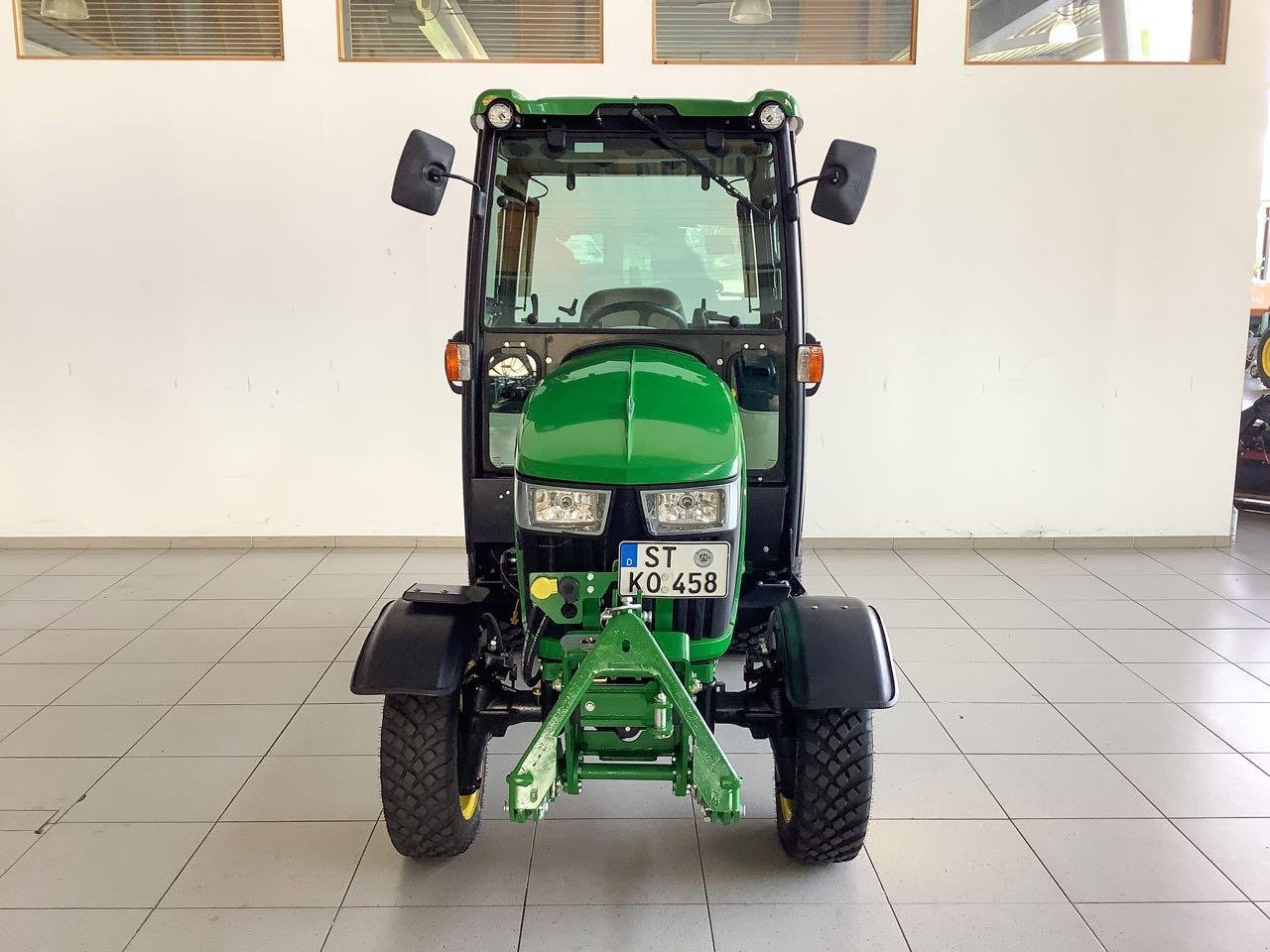 Kommunaltraktor a típus John Deere 2038R, Gebrauchtmaschine ekkor: Beckum (Kép 3)
