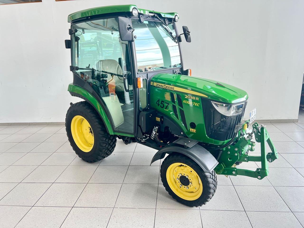Kommunaltraktor typu John Deere 2038R, Gebrauchtmaschine v Beckum (Obrázek 3)