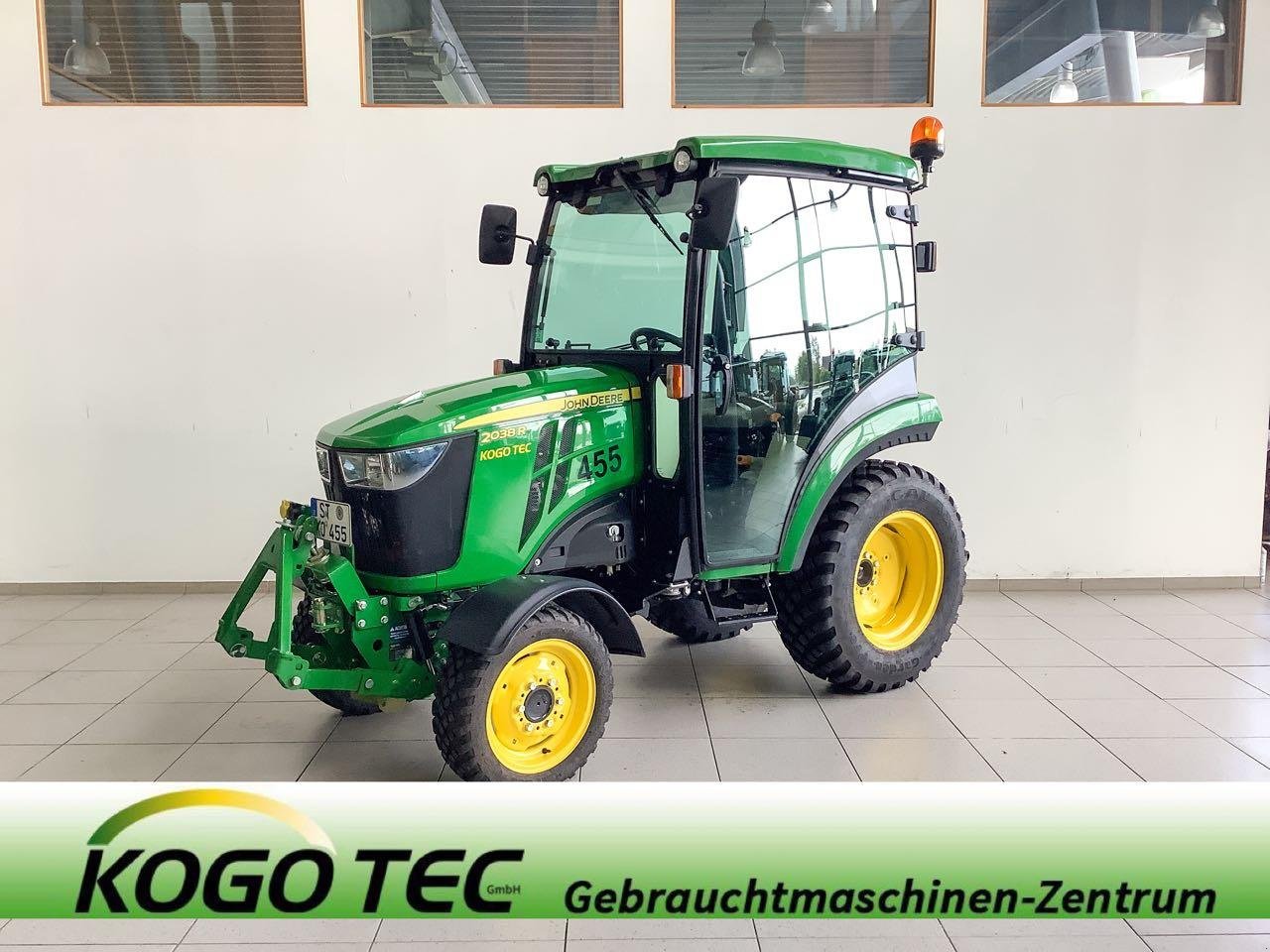 Kommunaltraktor del tipo John Deere 2038R, Gebrauchtmaschine In Beckum (Immagine 1)