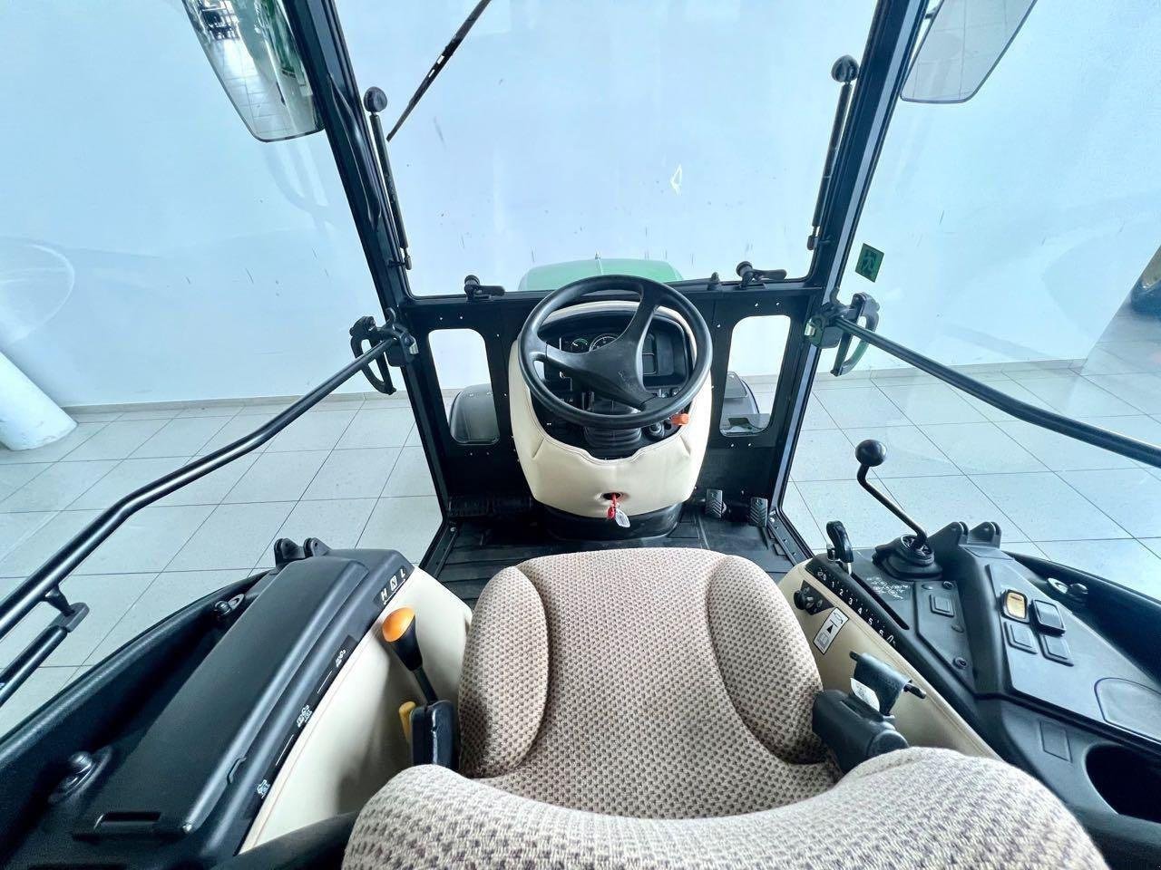 Kommunaltraktor des Typs John Deere 2038R, Gebrauchtmaschine in Beckum (Bild 5)