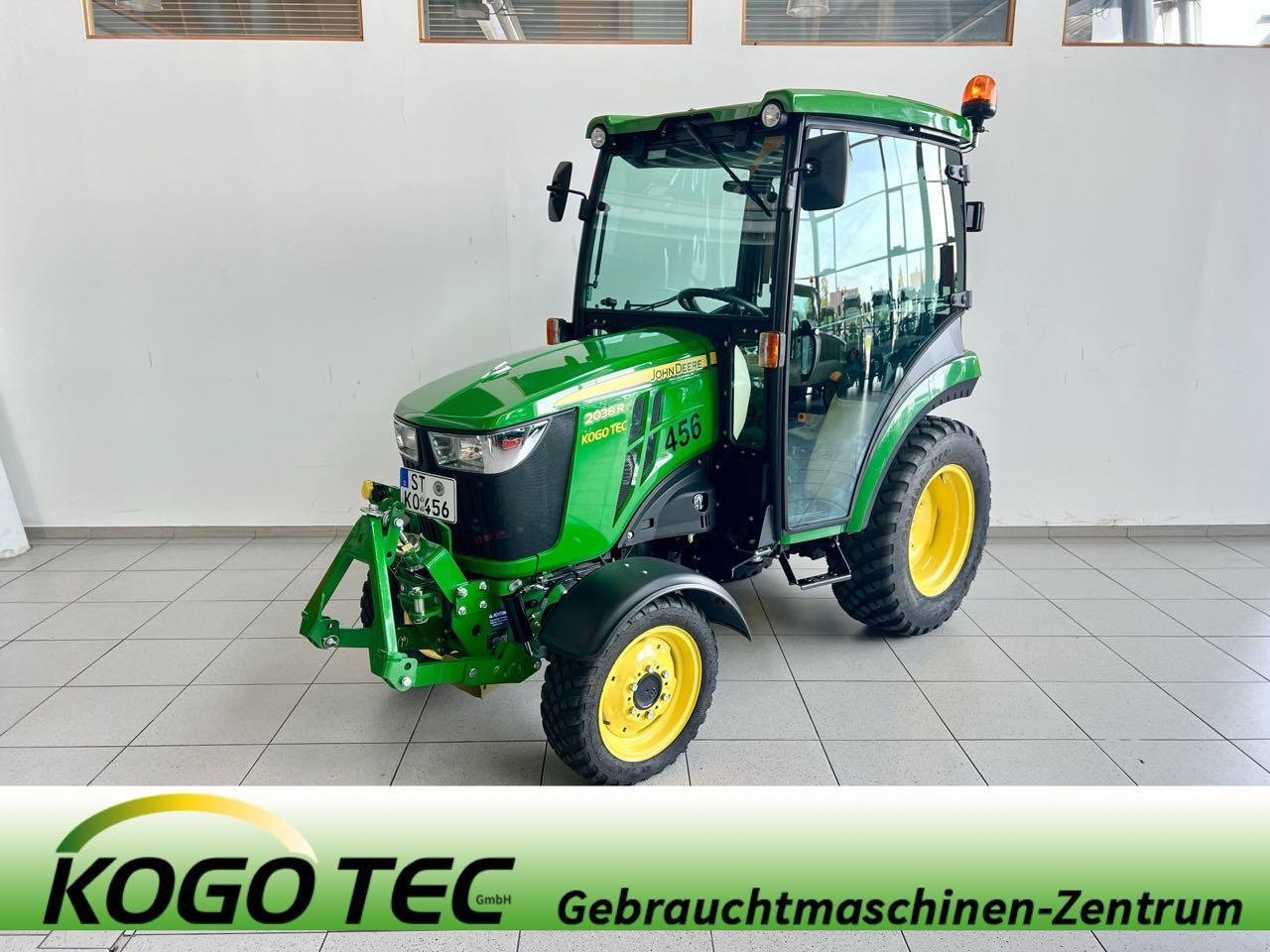Kommunaltraktor tip John Deere 2038R, Gebrauchtmaschine in Beckum (Poză 1)