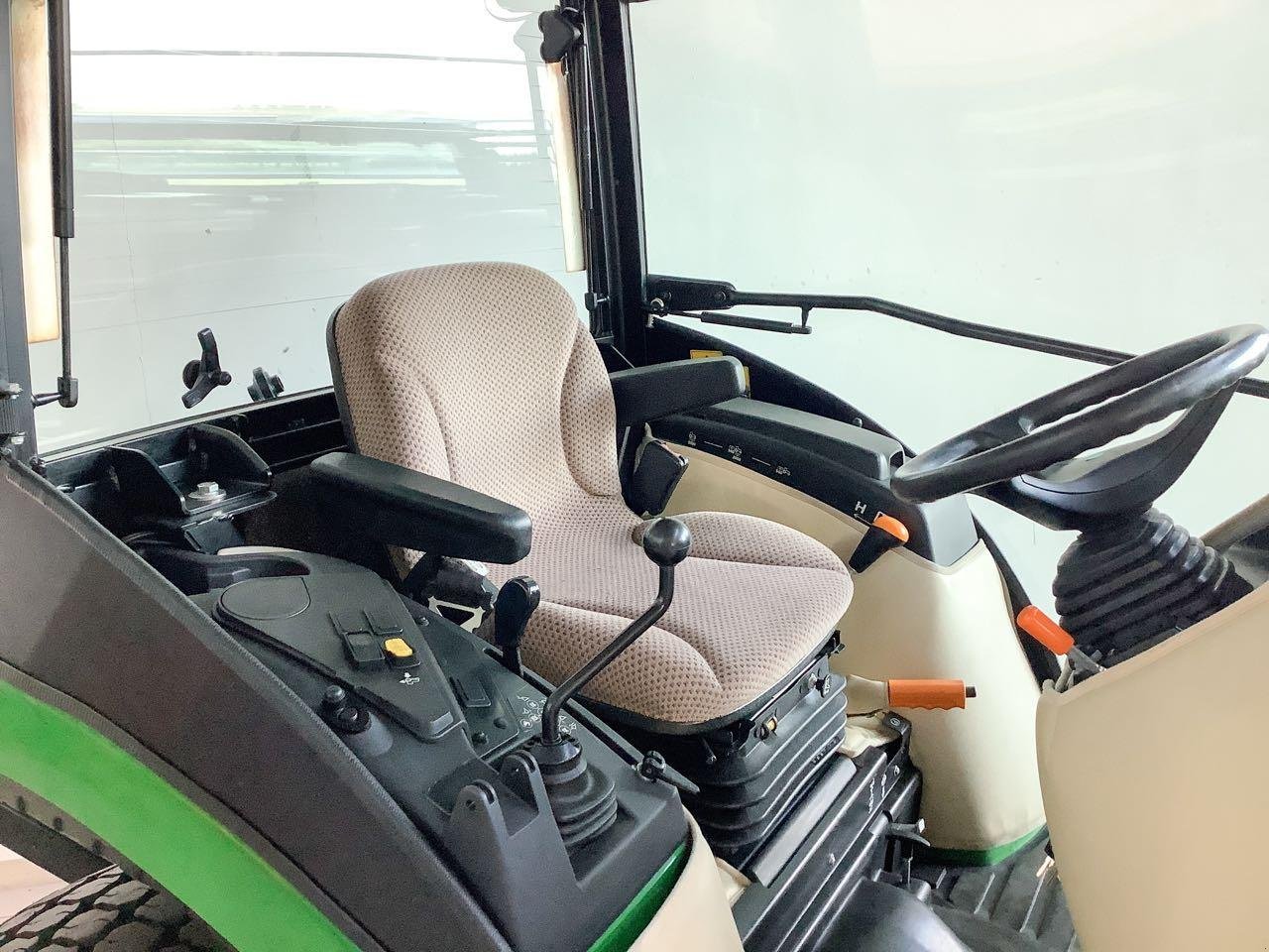 Kommunaltraktor typu John Deere 2038R, Mietmaschine v Beckum (Obrázek 4)