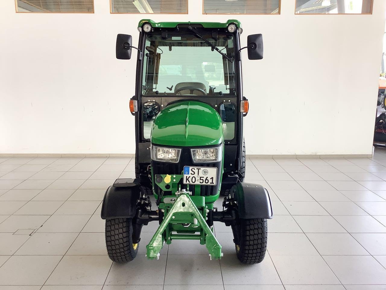 Kommunaltraktor typu John Deere 2038R, Mietmaschine v Beckum (Obrázek 2)