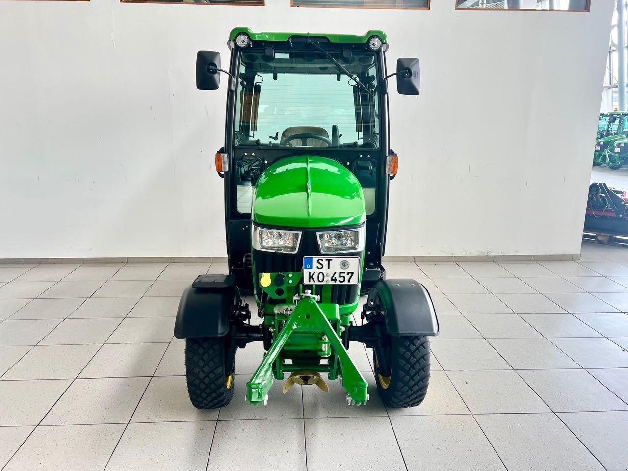 Kommunaltraktor Türe ait John Deere 2038R, Mietmaschine içinde Beckum (resim 2)