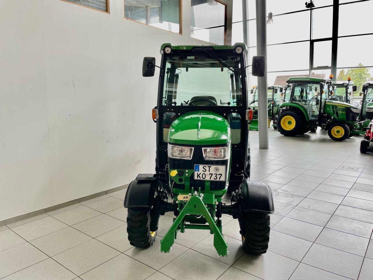 Kommunaltraktor des Typs John Deere 2038R, Gebrauchtmaschine in Neubeckum (Bild 5)