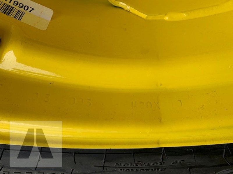 Kommunaltraktor van het type John Deere 300/70-20, Gebrauchtmaschine in Regensburg (Foto 2)