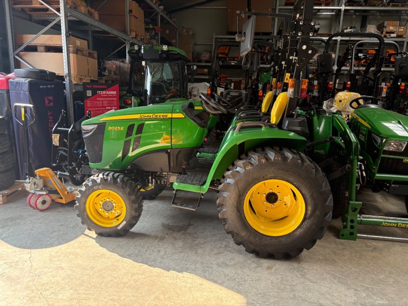 Kommunaltraktor a típus John Deere 3025 E, Gebrauchtmaschine ekkor: Alferde (Kép 1)
