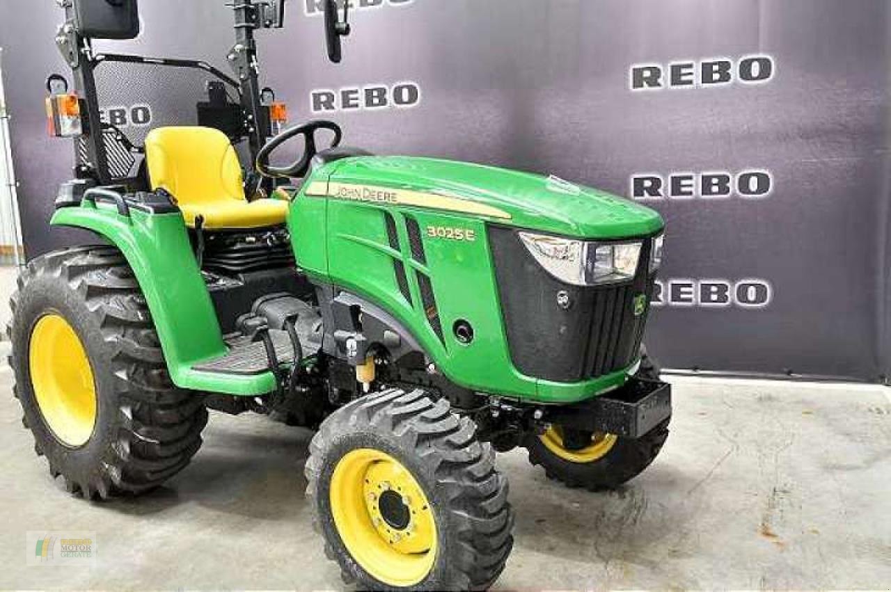 Kommunaltraktor του τύπου John Deere 3025E TRAKTOR, Neumaschine σε Cloppenburg (Φωτογραφία 1)