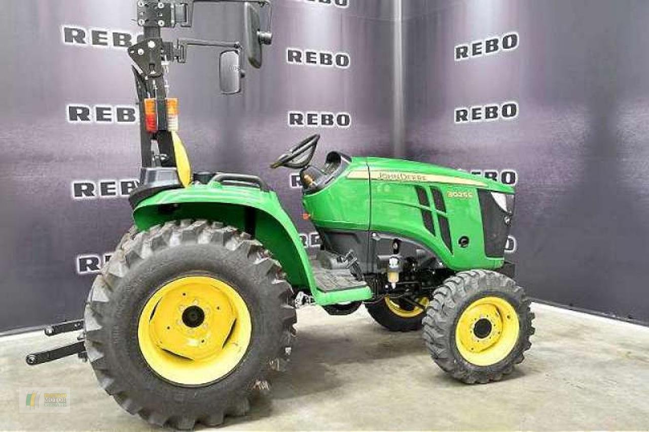 Kommunaltraktor a típus John Deere 3025E TRAKTOR, Neumaschine ekkor: Cloppenburg (Kép 2)