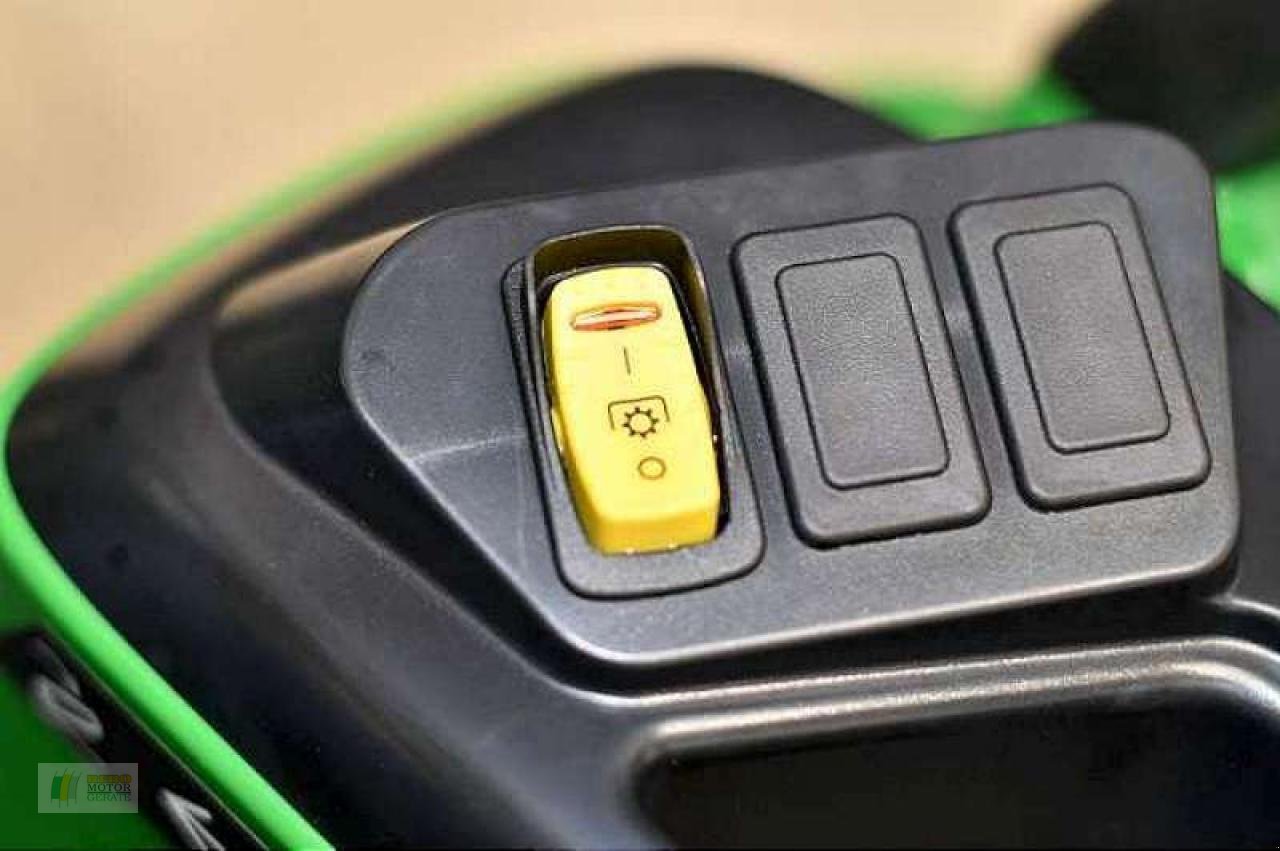 Kommunaltraktor a típus John Deere 3025E TRAKTOR, Neumaschine ekkor: Cloppenburg (Kép 5)