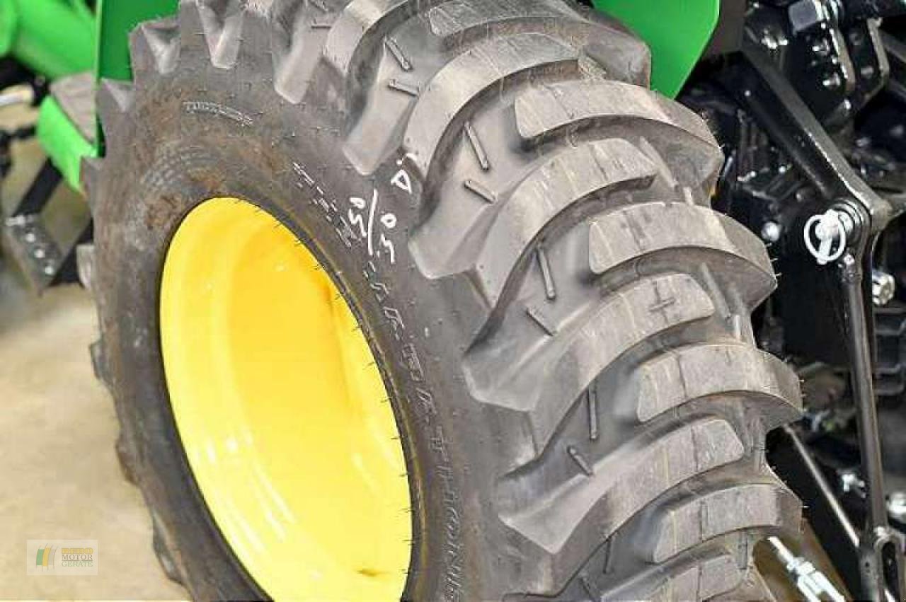 Kommunaltraktor a típus John Deere 3025E TRAKTOR, Neumaschine ekkor: Cloppenburg (Kép 10)