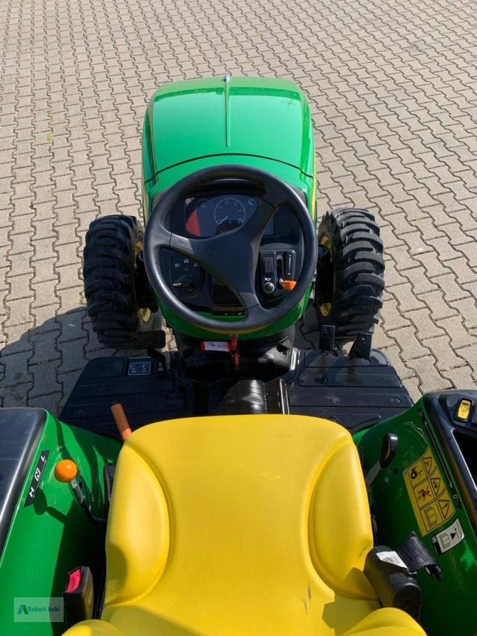 Kommunaltraktor des Typs John Deere 3025E, Neumaschine in Wittlich (Bild 5)