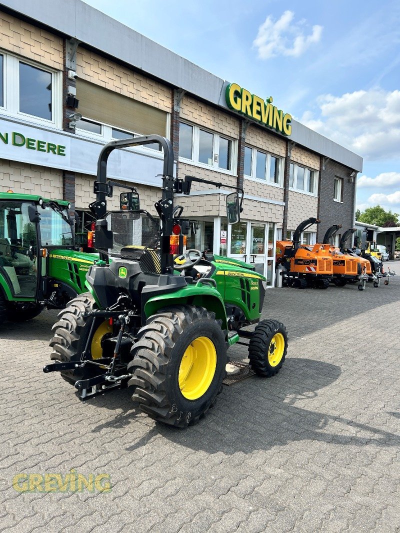 Kommunaltraktor des Typs John Deere 3025E, Neumaschine in Wesseling-Berzdorf (Bild 3)