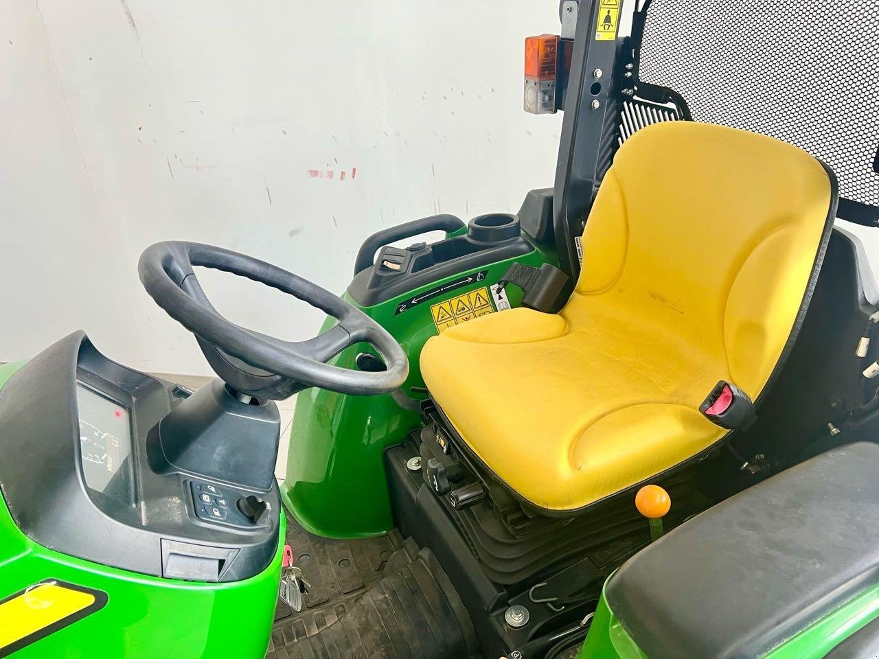 Kommunaltraktor tip John Deere 3025E, Neumaschine in Beckum (Poză 2)