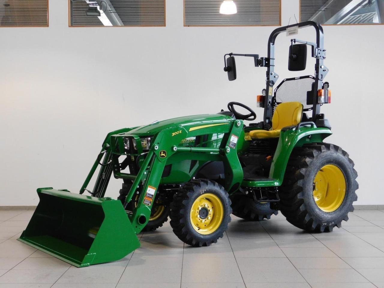 Kommunaltraktor typu John Deere 3025E, Neumaschine v Beckum (Obrázek 2)
