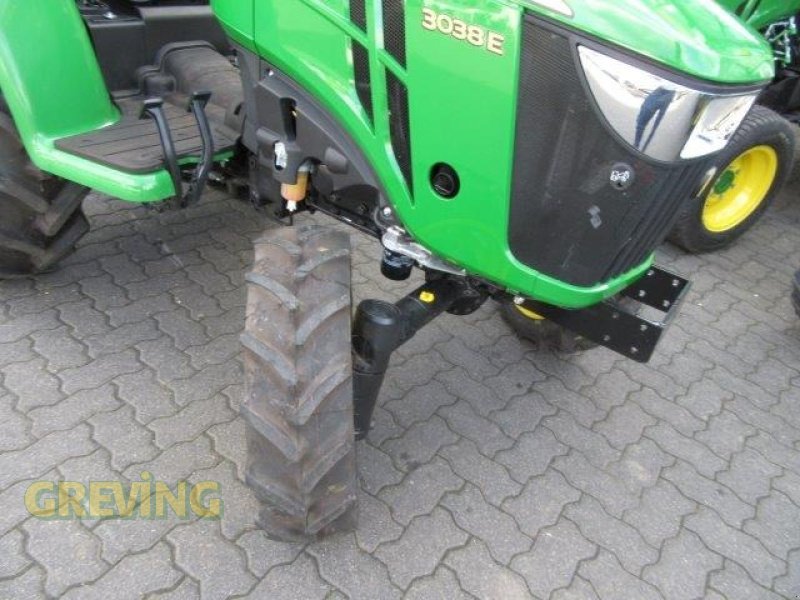 Kommunaltraktor des Typs John Deere 3038E AS Groß, Neumaschine in Wesseling-Berzdorf (Bild 2)