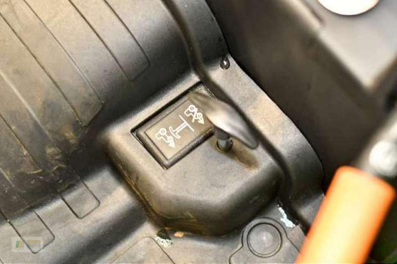 Kommunaltraktor Türe ait John Deere 3038E TRAKTOR, Neumaschine içinde Edewecht (resim 9)