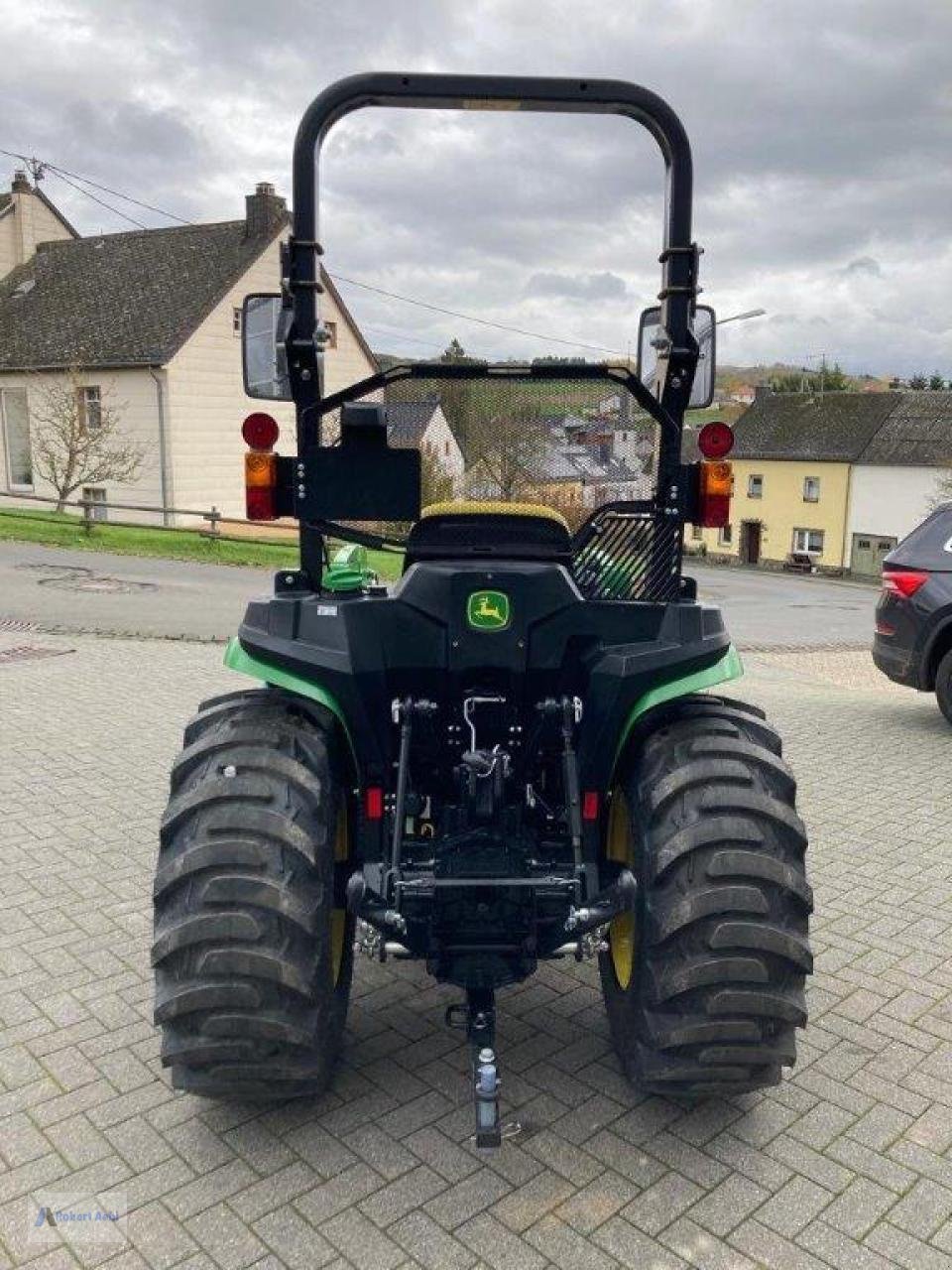 Kommunaltraktor des Typs John Deere 3038E, Neumaschine in Hillesheim (Bild 5)