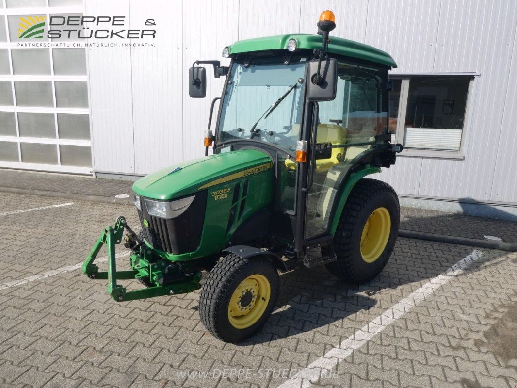 Kommunaltraktor του τύπου John Deere 3038E, Gebrauchtmaschine σε Lauterberg/Barbis (Φωτογραφία 1)