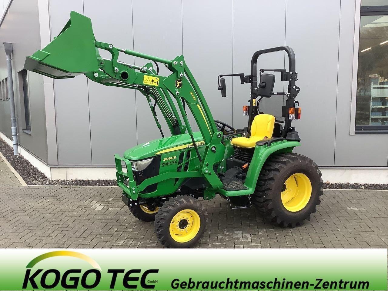 Kommunaltraktor des Typs John Deere 3038E, Neumaschine in Stralsund (Bild 1)