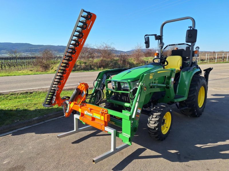 Kommunaltraktor typu John Deere 3038E, Neumaschine v Niederkirchen (Obrázok 1)