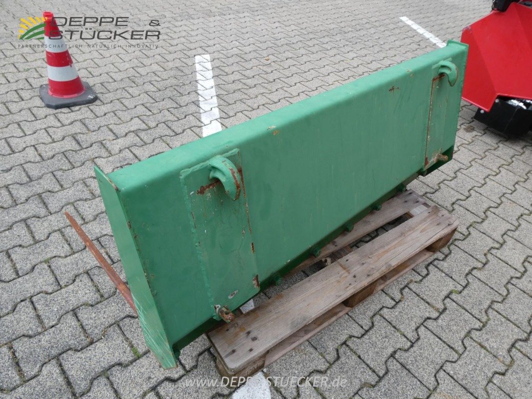 Kommunaltraktor типа John Deere 3038R mit FL 320R + Schneeschild etc., Gebrauchtmaschine в Lauterberg/Barbis (Фотография 8)