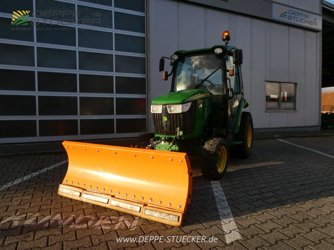 Kommunaltraktor типа John Deere 3038R mit FL 320R + Schneeschild etc., Gebrauchtmaschine в Lauterberg/Barbis (Фотография 12)