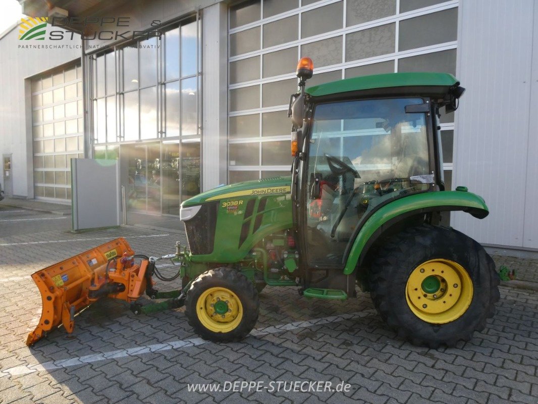 Kommunaltraktor типа John Deere 3038R mit FL 320R + Schneeschild etc., Gebrauchtmaschine в Lauterberg/Barbis (Фотография 19)