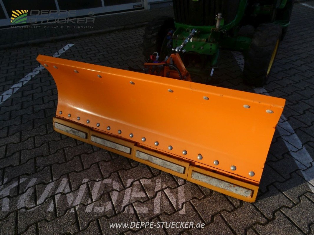 Kommunaltraktor типа John Deere 3038R mit FL 320R + Schneeschild etc., Gebrauchtmaschine в Lauterberg/Barbis (Фотография 28)