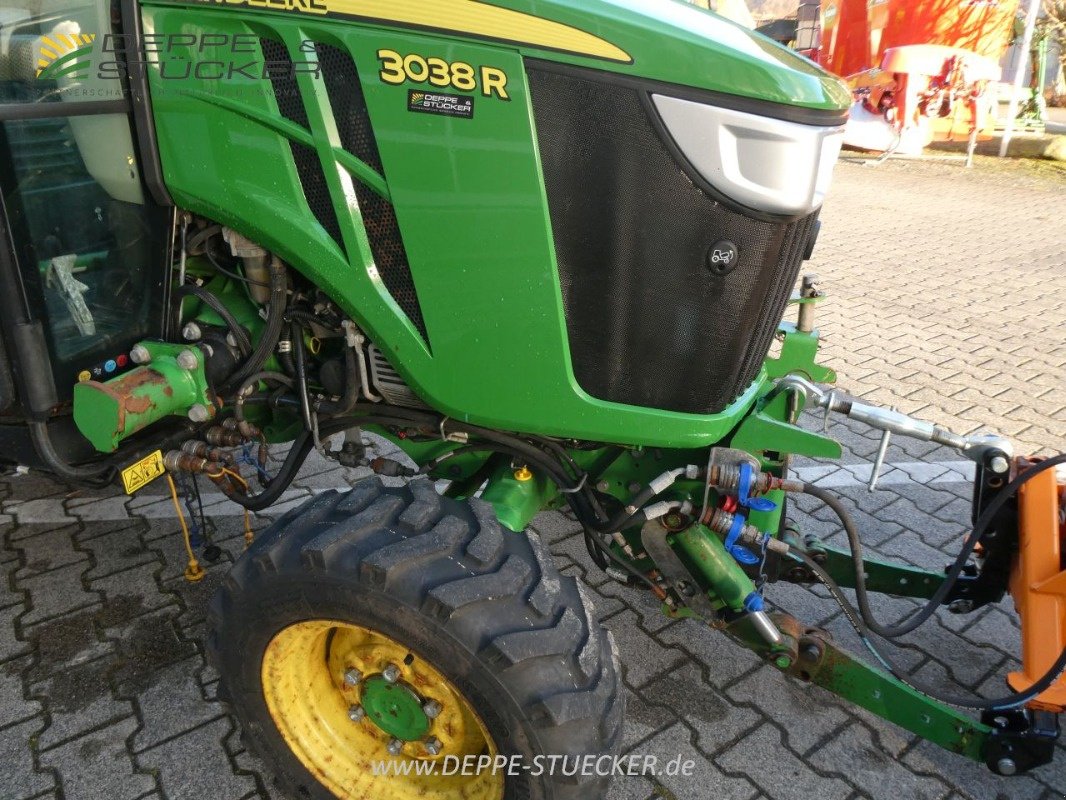 Kommunaltraktor типа John Deere 3038R mit FL 320R + Schneeschild etc., Gebrauchtmaschine в Lauterberg/Barbis (Фотография 31)