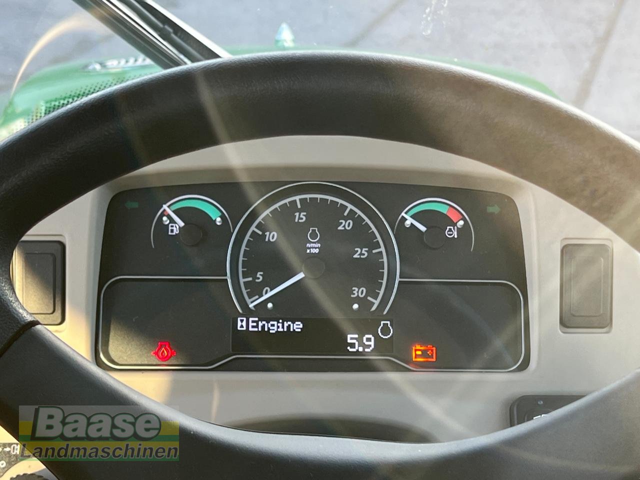 Kommunaltraktor от тип John Deere 3039R mit Frontzapfwelle, Neumaschine в Holthof (Снимка 16)