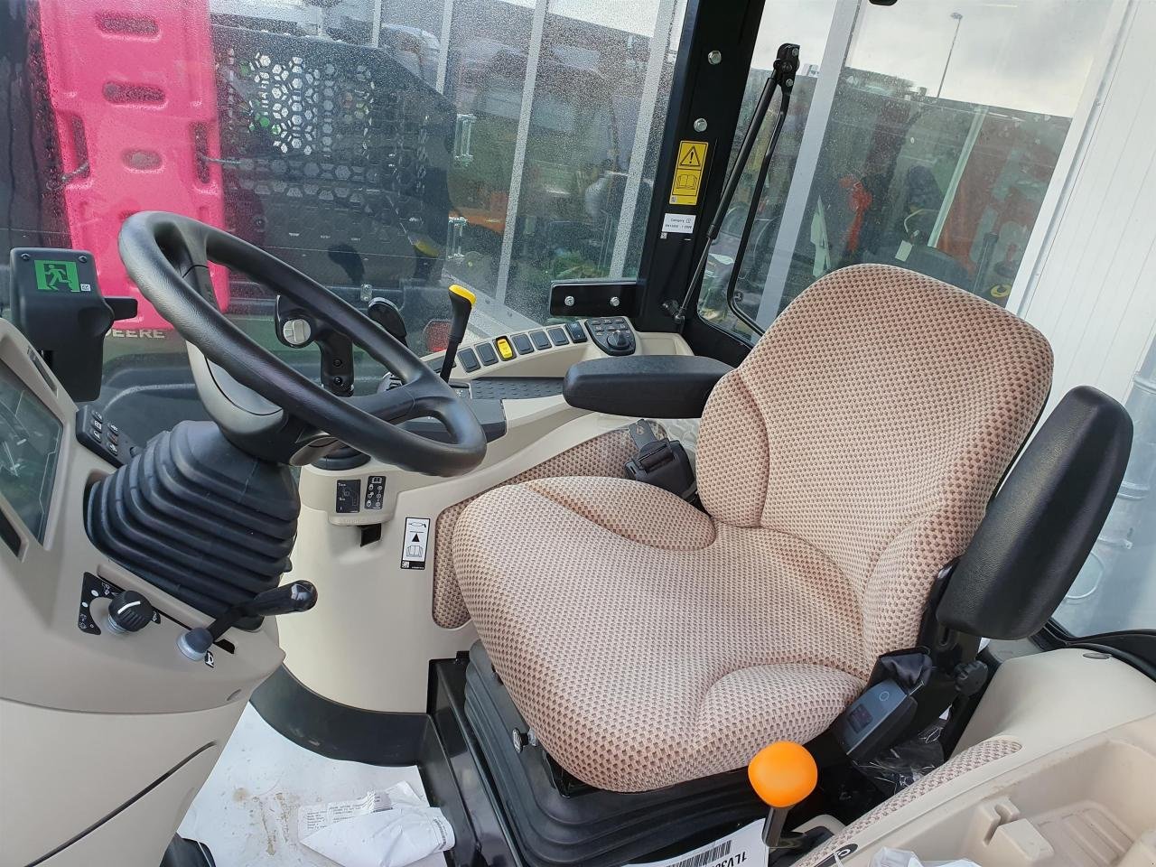 Kommunaltraktor typu John Deere 3039R Neumaschine Winterdienst möglich, Neumaschine v Zweibrücken (Obrázek 5)