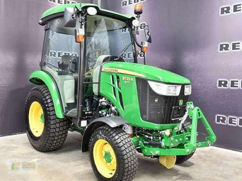 Kommunaltraktor typu John Deere 3039R TRAKTOR, Neumaschine v Cloppenburg