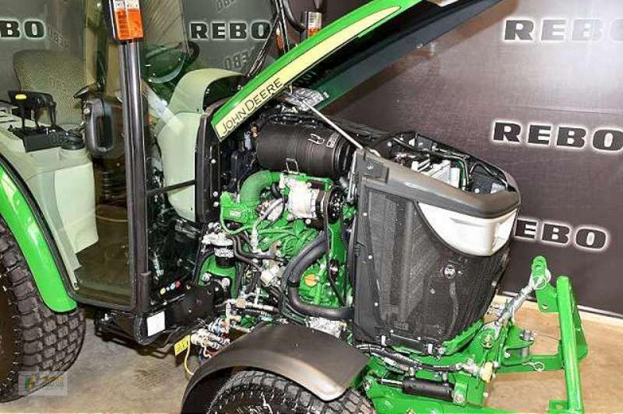 Kommunaltraktor of the type John Deere 3039R TRAKTOR, Neumaschine in Cloppenburg (Picture 5)