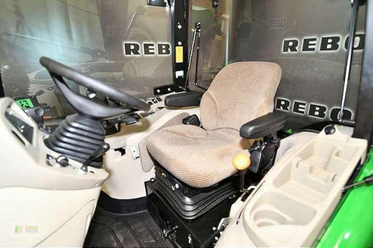 Kommunaltraktor of the type John Deere 3039R TRAKTOR, Neumaschine in Cloppenburg (Picture 7)