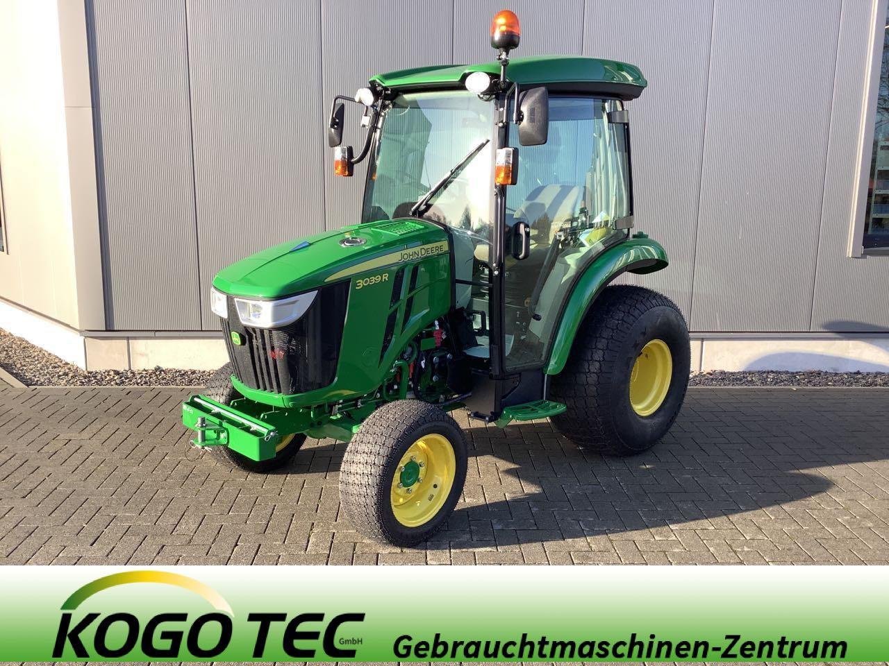 Kommunaltraktor des Typs John Deere 3039R, Neumaschine in Greven (Bild 1)