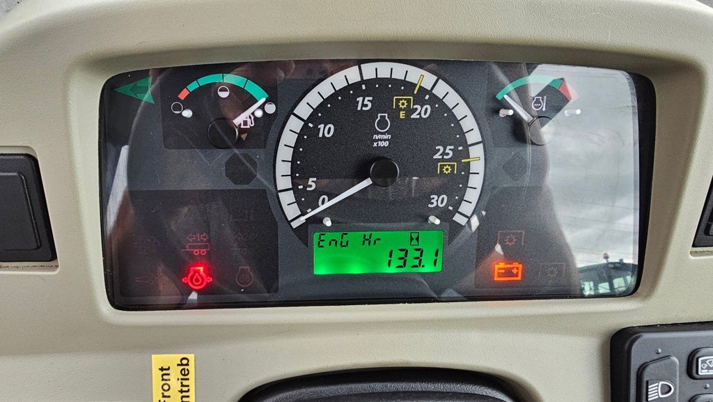 Kommunaltraktor tip John Deere 3045R, Gebrauchtmaschine in Altendorf (Poză 7)