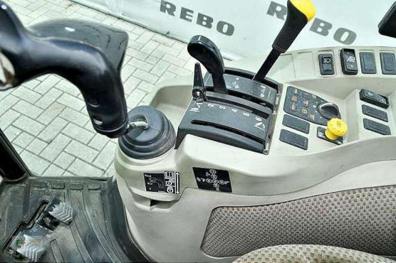 Kommunaltraktor des Typs John Deere 3045R, Gebrauchtmaschine in Cloppenburg (Bild 6)