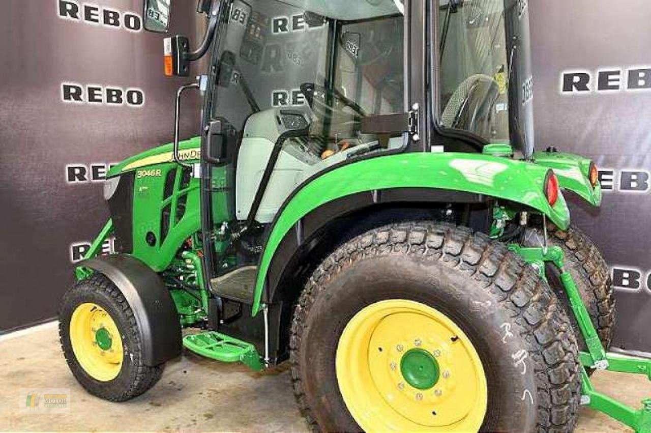 Kommunaltraktor du type John Deere 3046R TRAKTOR, Neumaschine en Edewecht (Photo 3)