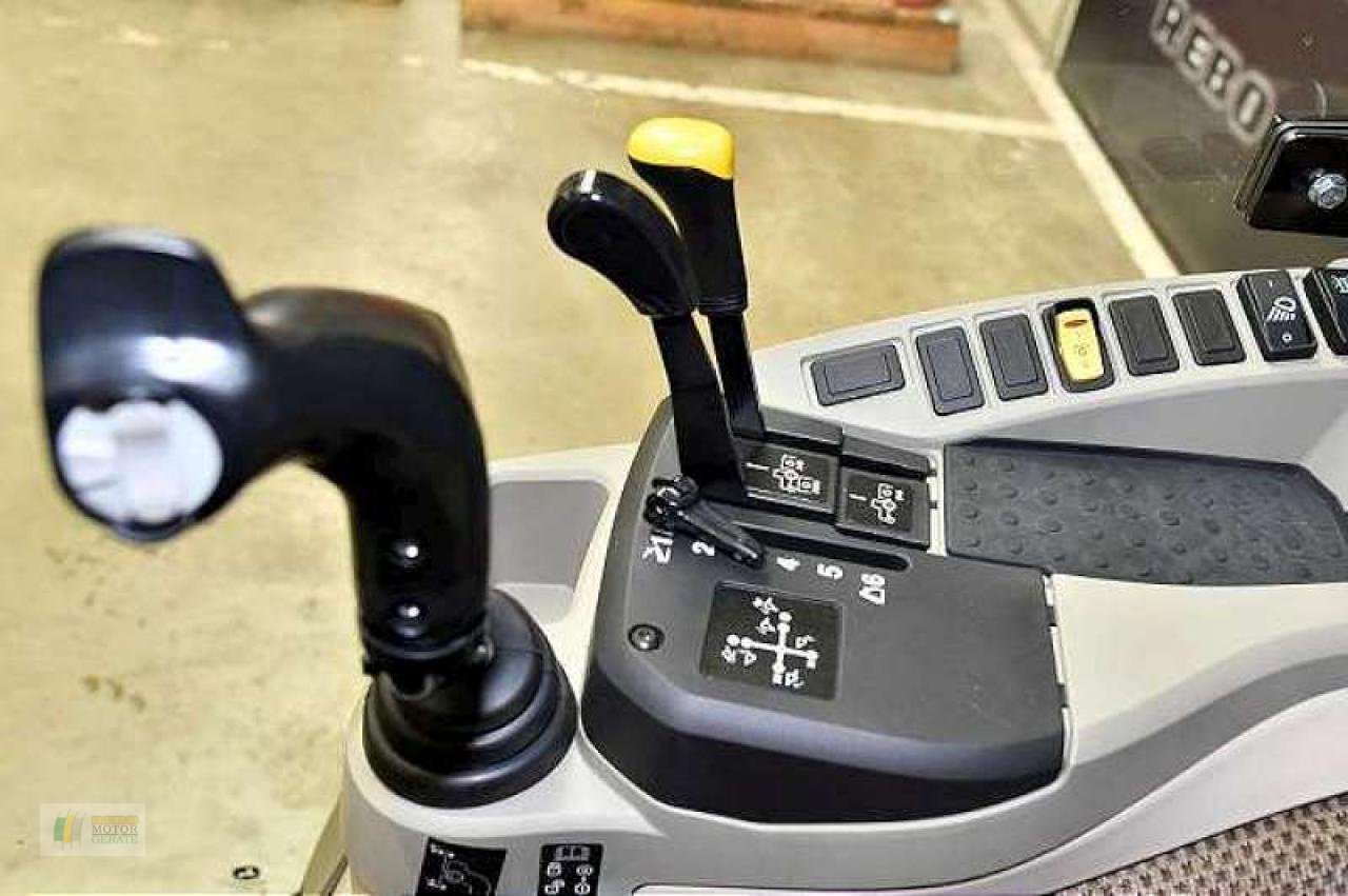 Kommunaltraktor du type John Deere 3046R TRAKTOR, Neumaschine en Edewecht (Photo 9)