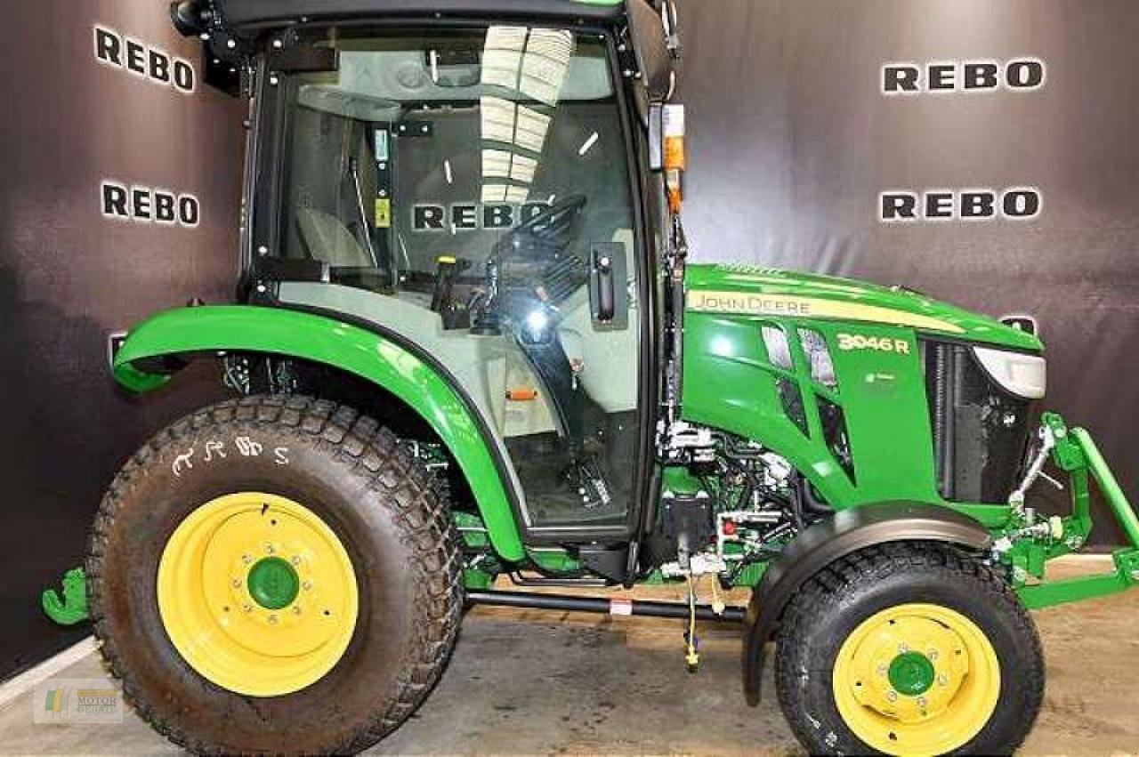 Kommunaltraktor du type John Deere 3046R TRAKTOR, Neumaschine en Cloppenburg (Photo 3)
