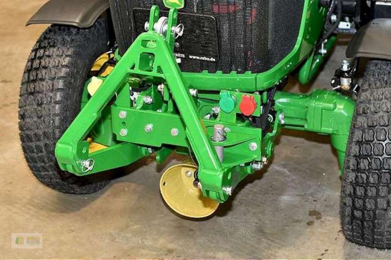 Kommunaltraktor типа John Deere 3046R TRAKTOR, Neumaschine в Edewecht (Фотография 5)