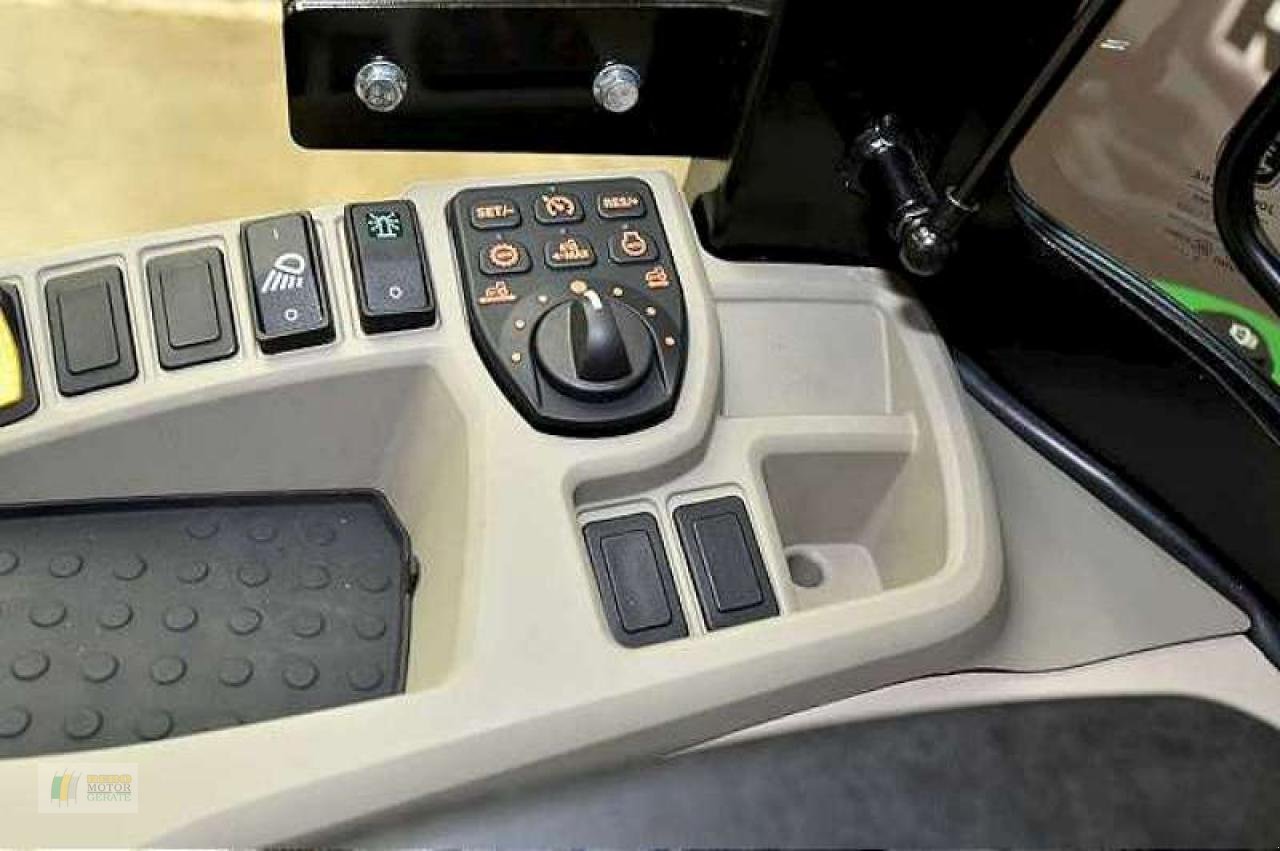 Kommunaltraktor типа John Deere 3046R TRAKTOR, Neumaschine в Edewecht (Фотография 10)