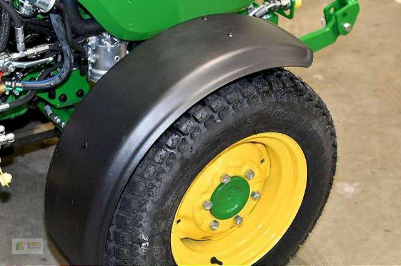 Kommunaltraktor typu John Deere 3046R TRAKTOR, Neumaschine v Edewecht (Obrázek 8)