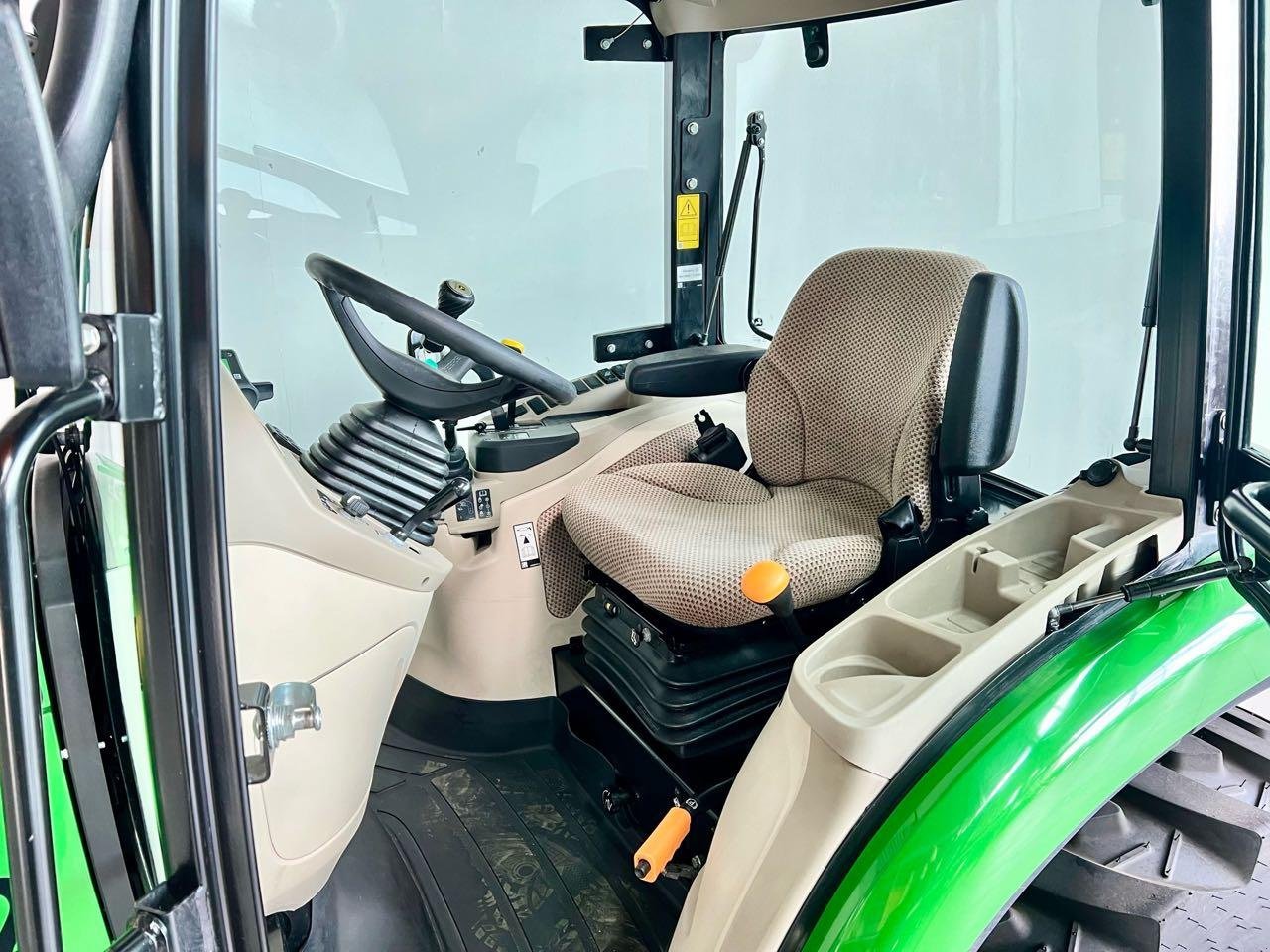 Kommunaltraktor tipa John Deere 3046R, Gebrauchtmaschine u Beckum (Slika 2)