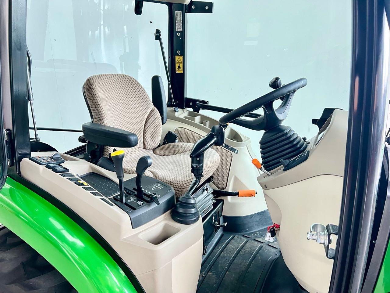 Kommunaltraktor tipa John Deere 3046R, Gebrauchtmaschine u Beckum (Slika 5)