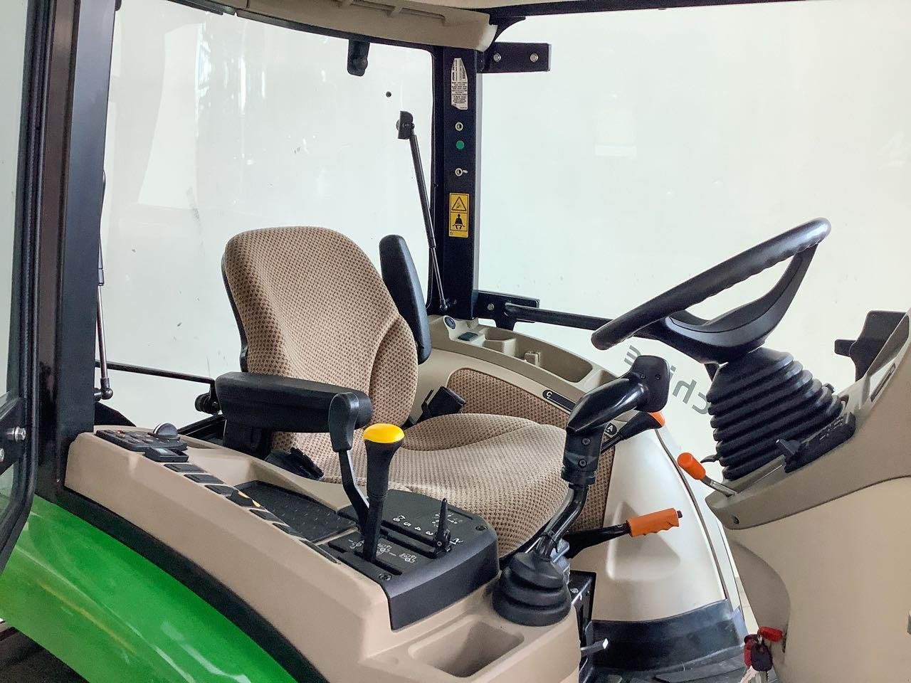 Kommunaltraktor typu John Deere 3046R, Mietmaschine v Beckum (Obrázek 5)