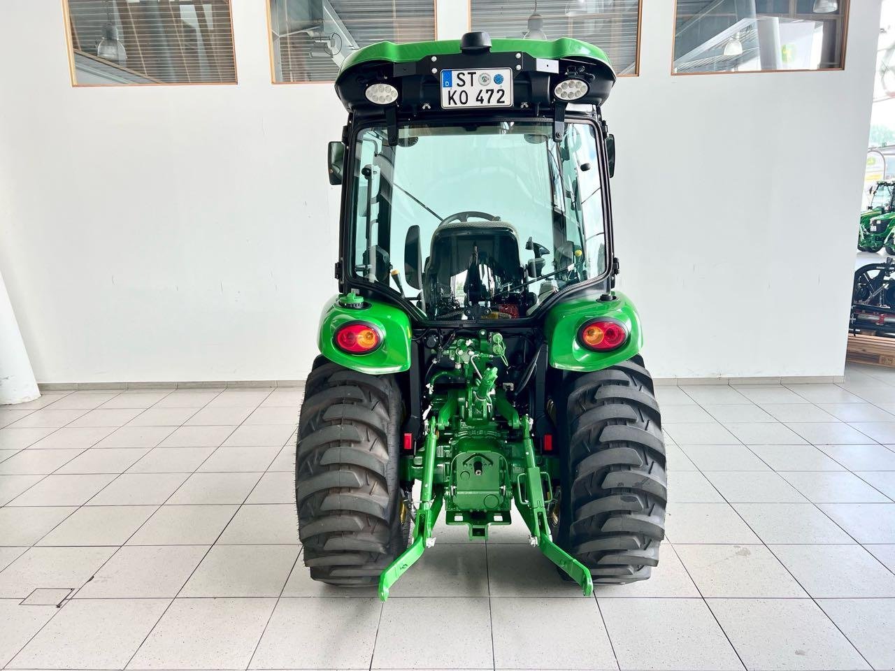 Kommunaltraktor typu John Deere 3046R, Mietmaschine v Beckum (Obrázek 7)